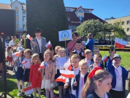 b_1024_768_0_00_images_2023_2024_Zerowki_Flaga_441212567_901582108436405_1366553362853874110_n